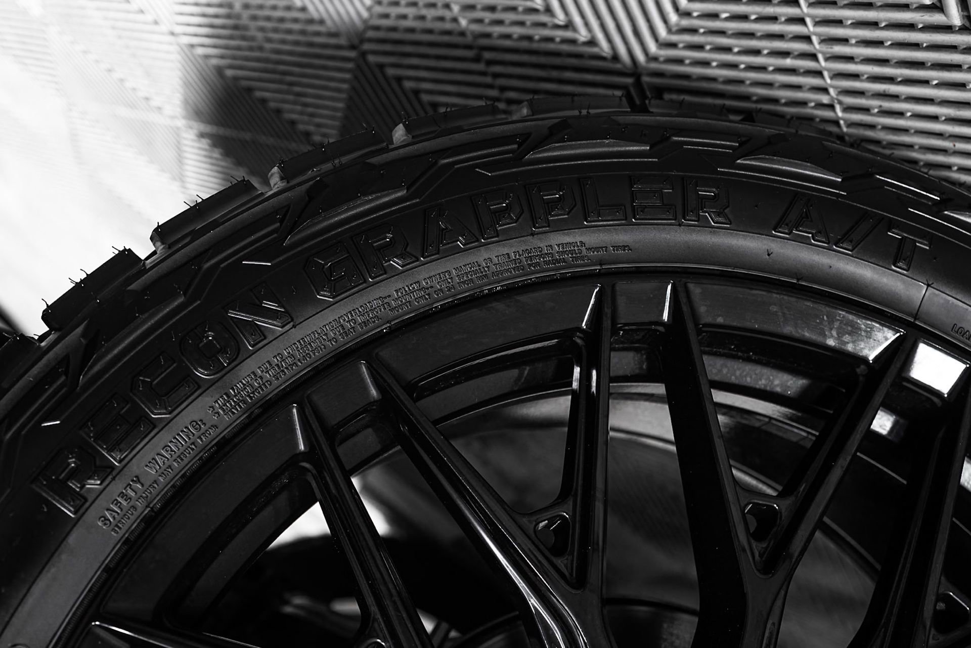 Used 2026 GMC Yukon XL Denali Ultimate w/ LPO, Floor Liner Package image 27