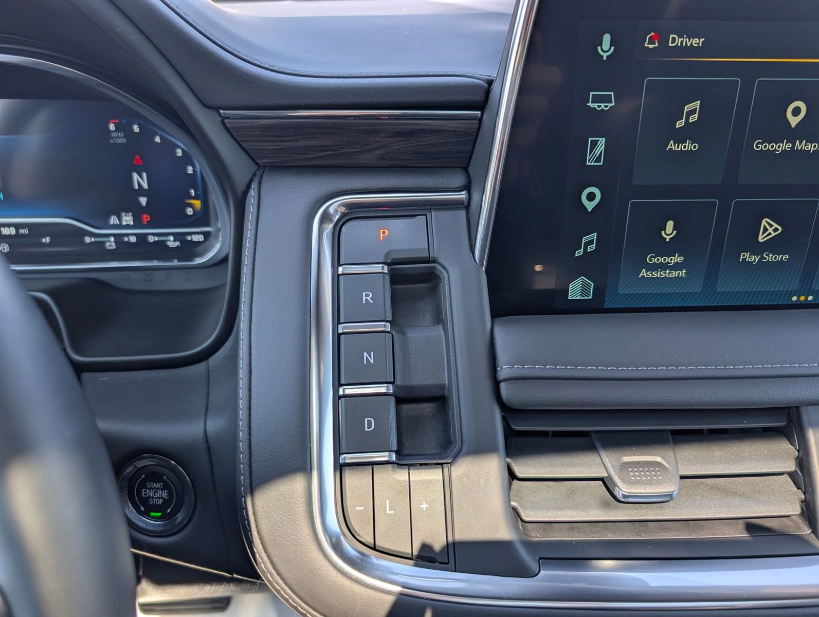 Certified 2023 Chevrolet Suburban Z71 w/ Luxury Package image 23