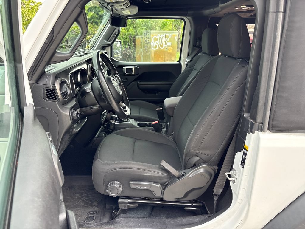 Used 2022 Jeep Wrangler Sport AWD/4WD image 29