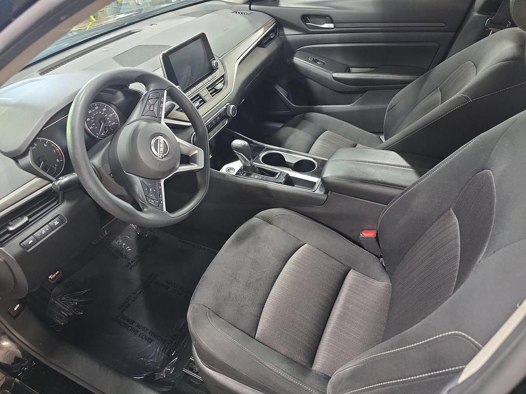 Used 2024 Nissan Altima 2.5 SV FWD image 15