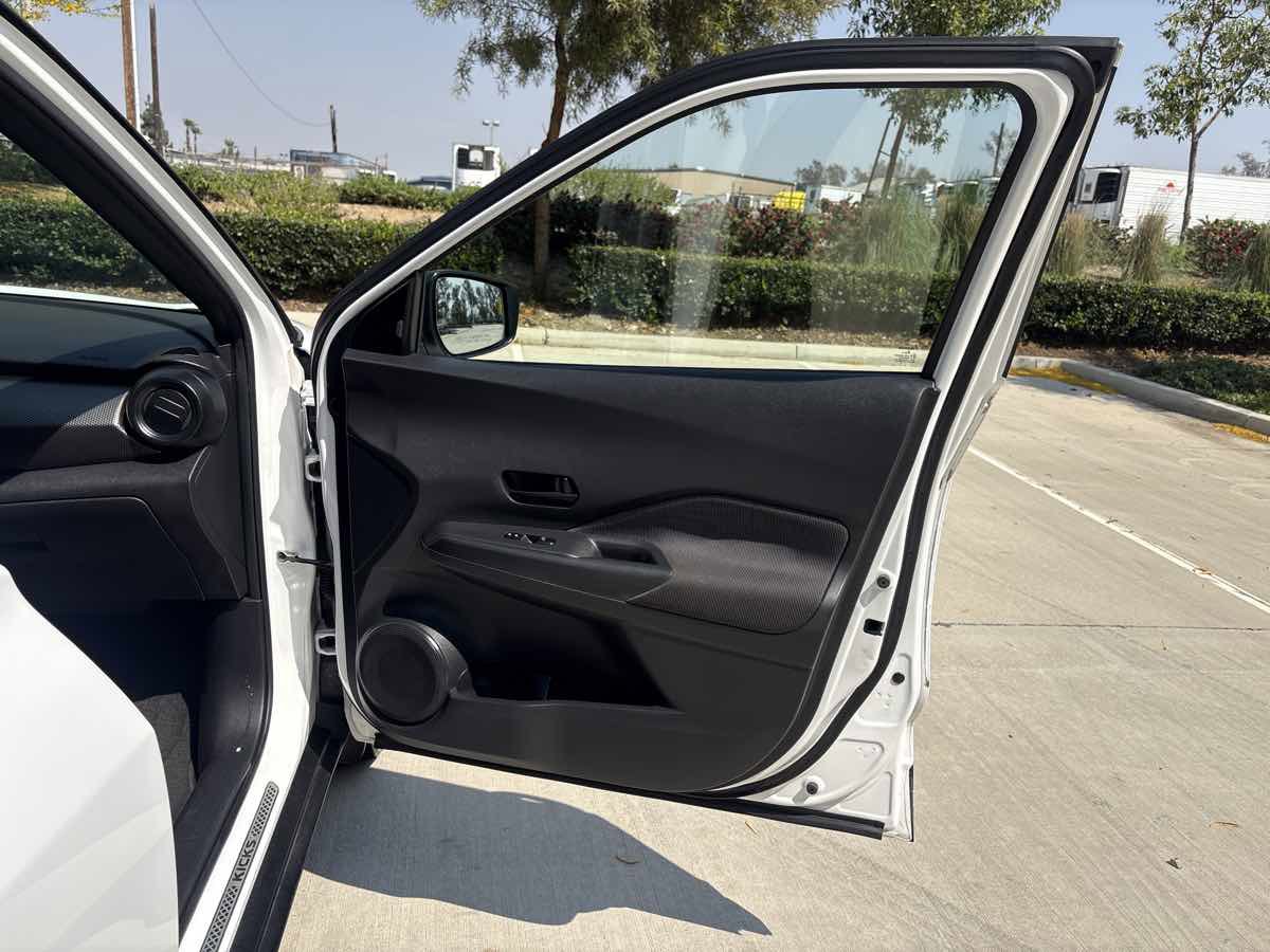 Used 2020 Nissan Kicks S FWD image 15