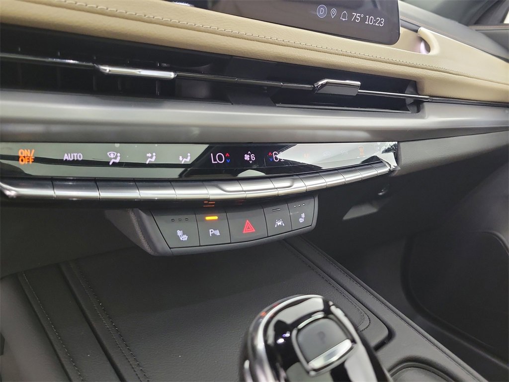 Certified 2024 Cadillac XT4 Luxury w/ Cold Weather Package image 28