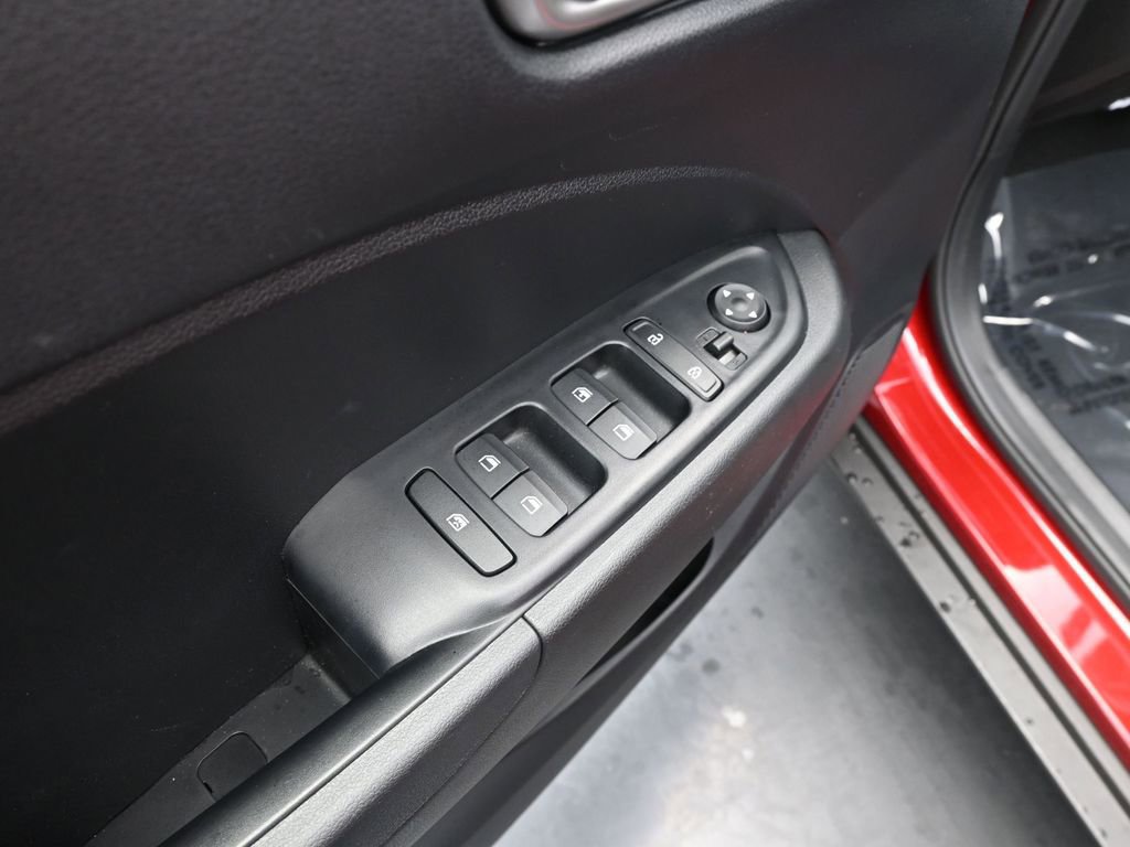 Certified 2025 Hyundai Venue SE image 16