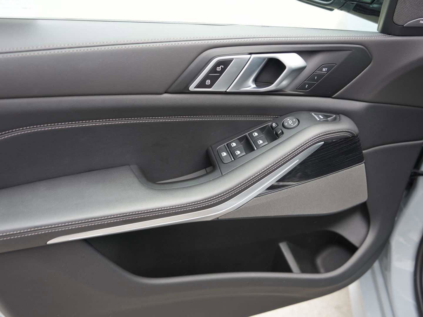 Certified 2024 BMW X5 xDrive40i w/ M Sport Package AWD/4WD image 12