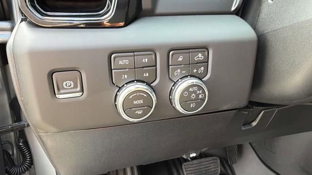 New 2026 GMC Sierra 2500 AT4 w/ Max Trailering Package AWD/4WD image 13