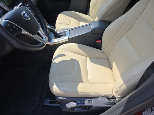 Used 2016 Volvo XC60 T5 Premier w/ Proximity Package FWD image 21