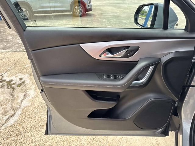 Used 2025 Chevrolet Blazer LT FWD image 41