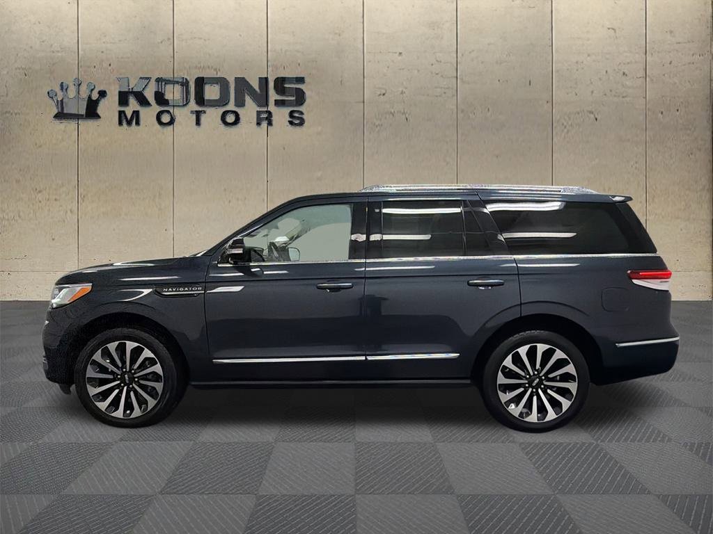 Used 2022 Lincoln Navigator Reserve video 4