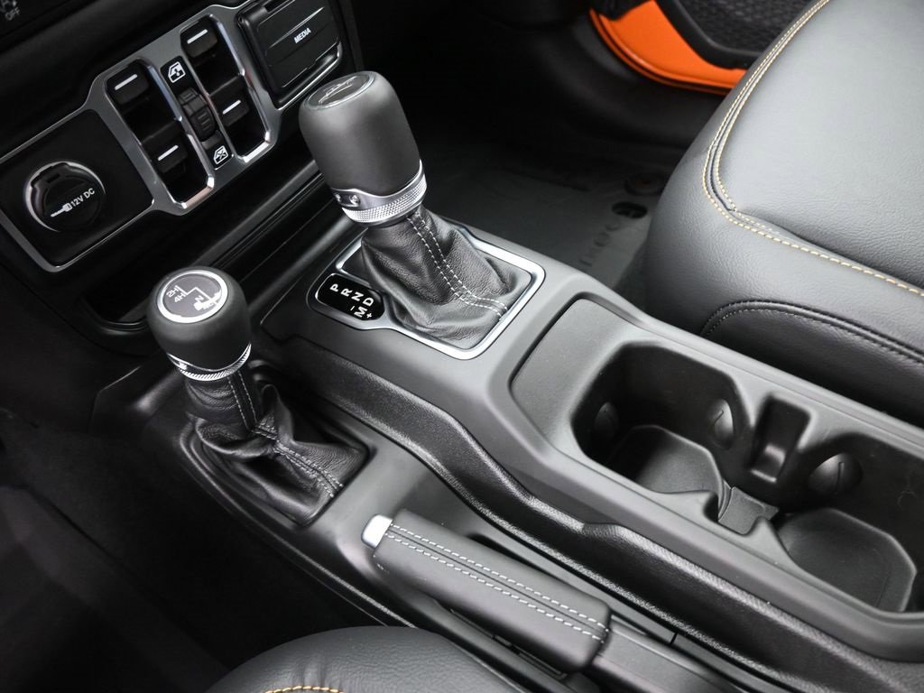 New 2025 Jeep Gladiator Sport image 3