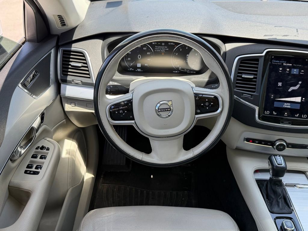 Used 2018 Volvo XC90 T6 Momentum w/ Convenience Package AWD/4WD image 9