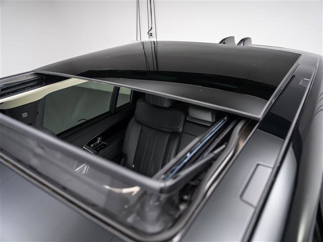Used 2025 Land Rover Range Rover Long Wheelbase SE image 13