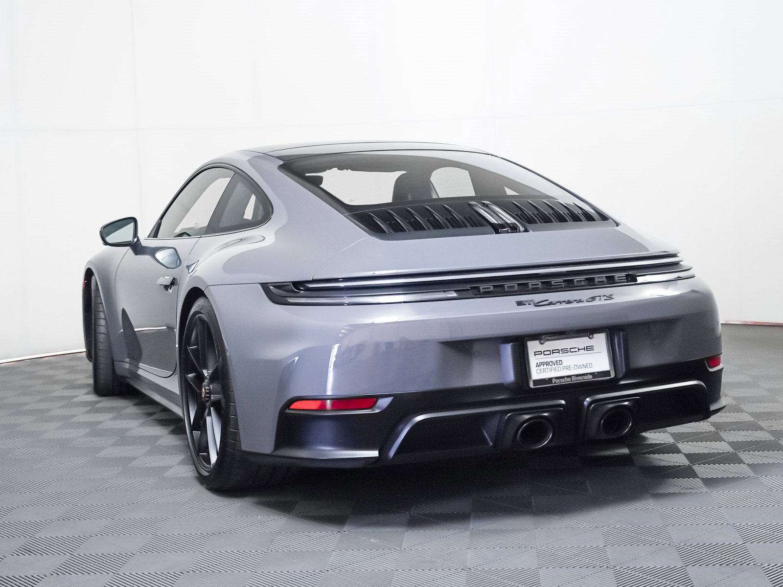 Used 2025 Porsche 911 Carrera 4 GTS image 3