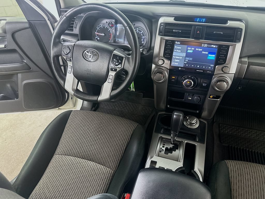 Used 2020 Toyota 4Runner SR5 AWD/4WD image 17