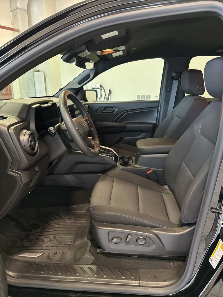 Used 2024 Chevrolet Colorado Trail Boss w/ Technology Package AWD/4WD image 12