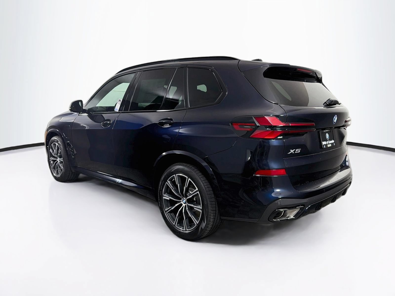 New 2026 BMW X5 xDrive50e w/ M Sport Package AWD/4WD image 5