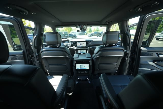 New 2026 Jeep Grand Wagoneer Summit AWD/4WD image 25