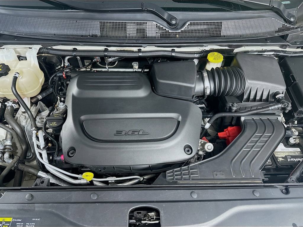 Used 2020 Chrysler Pacifica Touring image 31