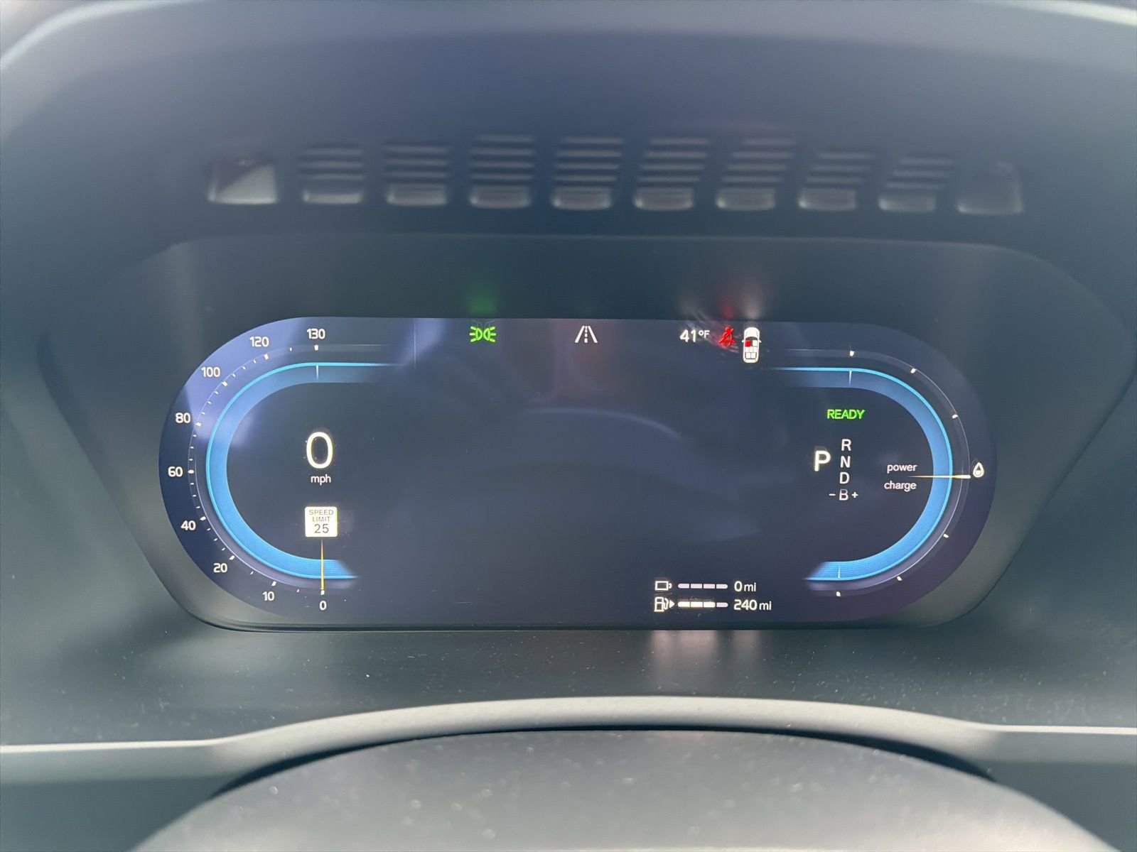 Used 2025 Volvo XC90 T8 Ultra w/ Protection Package Premier image 38