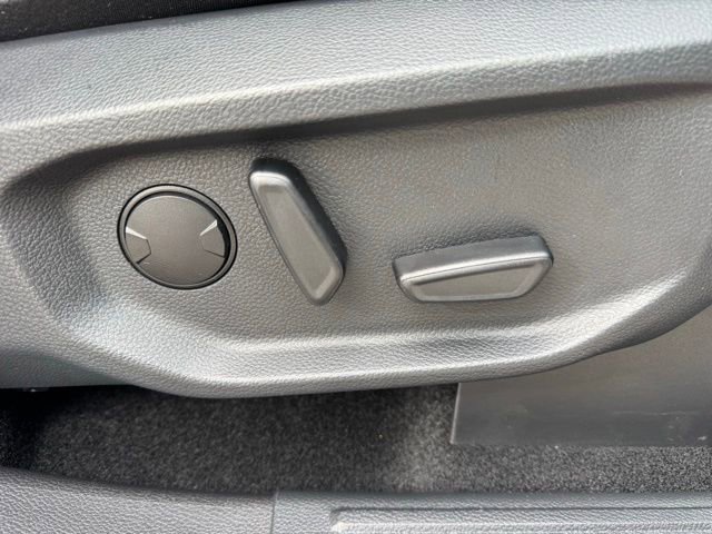 New 2025 Ford Ranger Lariat w/ Black Appearance Package image 32