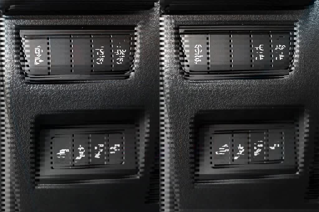 Used 2023 MAZDA CX-50 Meridian Edition w/ Cargo Package image 23