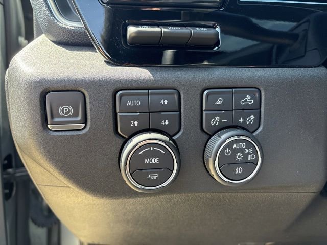 Used 2024 Chevrolet Silverado 2500 High Country w/ Technology Package AWD/4WD image 32