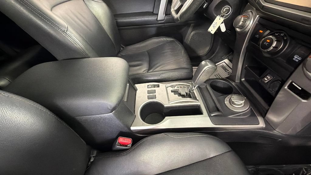 Used 2015 Toyota 4Runner SR5 AWD/4WD image 34