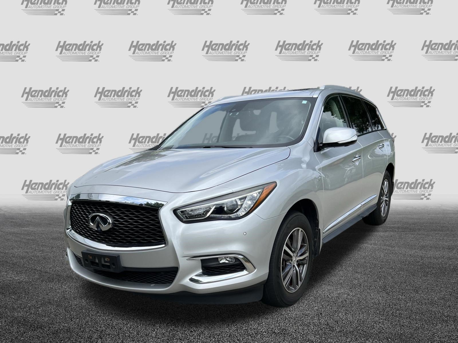 Used 2017 INFINITI QX60 Luxe w/ Premium Plus Package AWD/4WD image 6