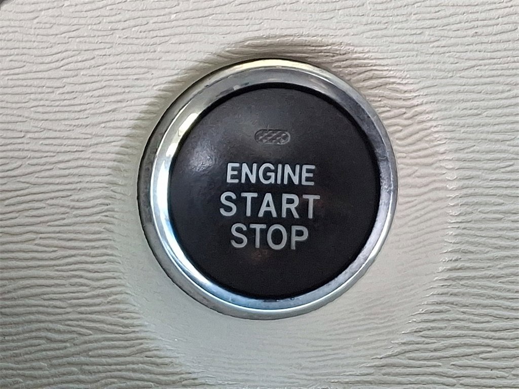 Used 2014 Toyota Sienna XLE image 24