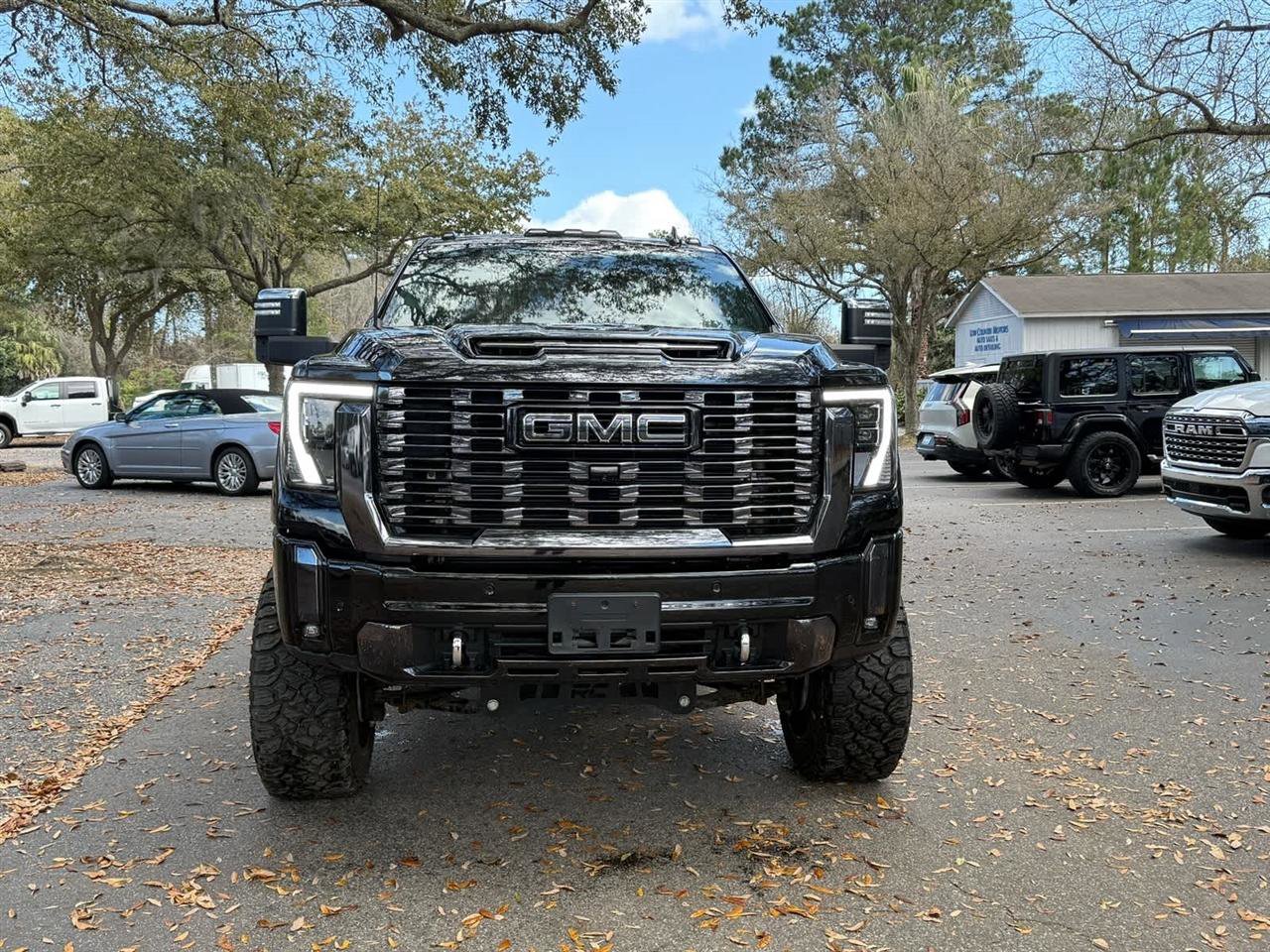 Used 2024 GMC Sierra 2500 Denali Ultimate image 2