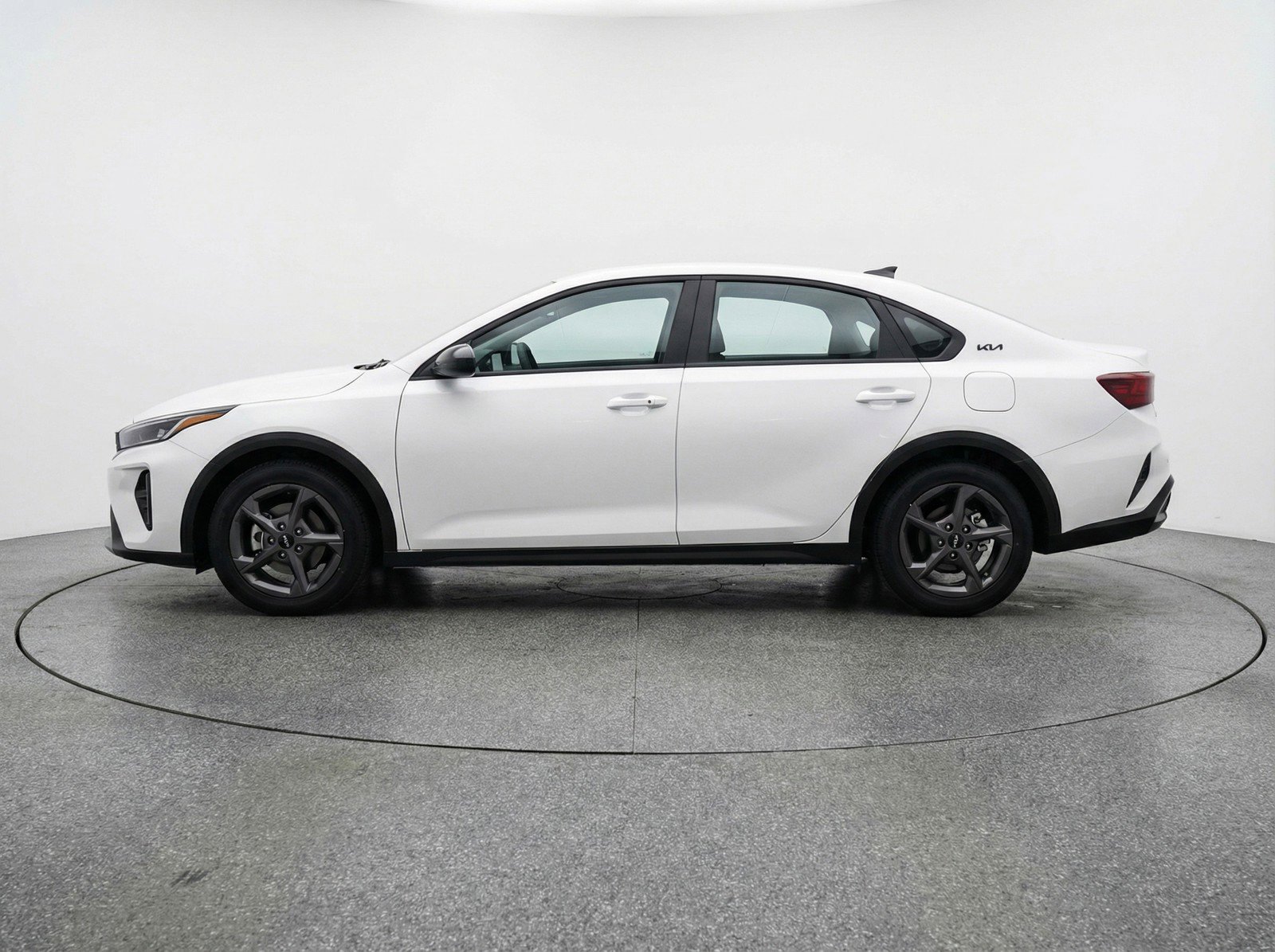 Used 2025 Kia K4 LXS FWD image 5
