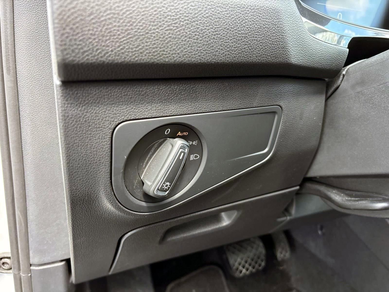 Used 2023 Volkswagen Tiguan SE w/ Panoramic Sunroof Package FWD image 14