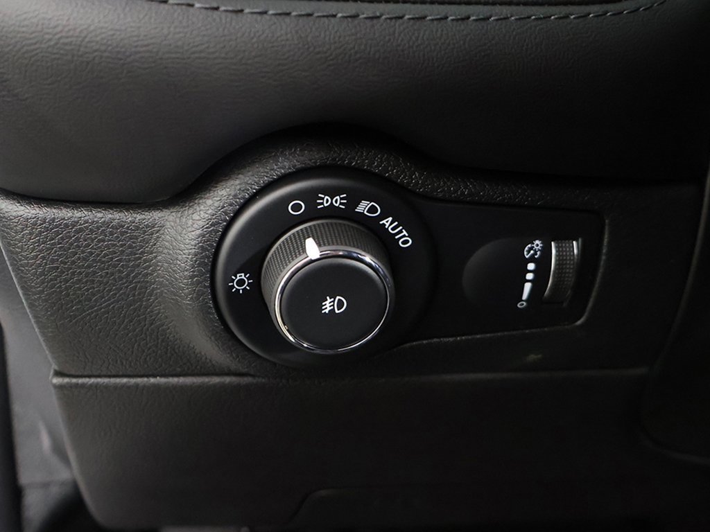 Used 2022 Dodge Durango GT image 36