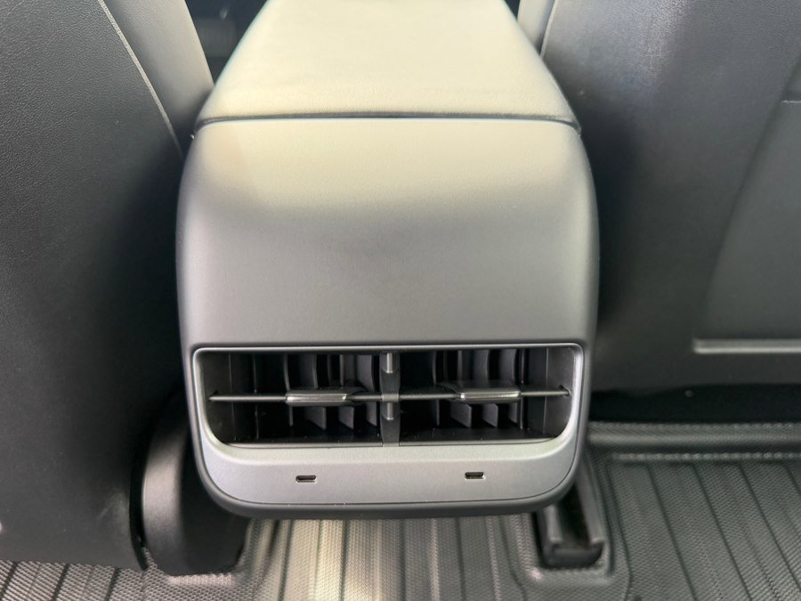 Used 2023 Tesla Model 3 Standard Range image 40