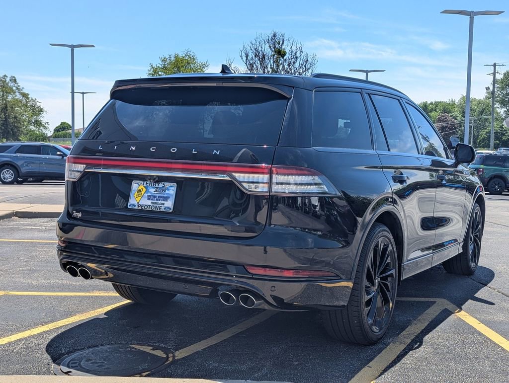 Used 2022 Lincoln Aviator Reserve w/ Equipment Group 201A AWD/4WD image 3