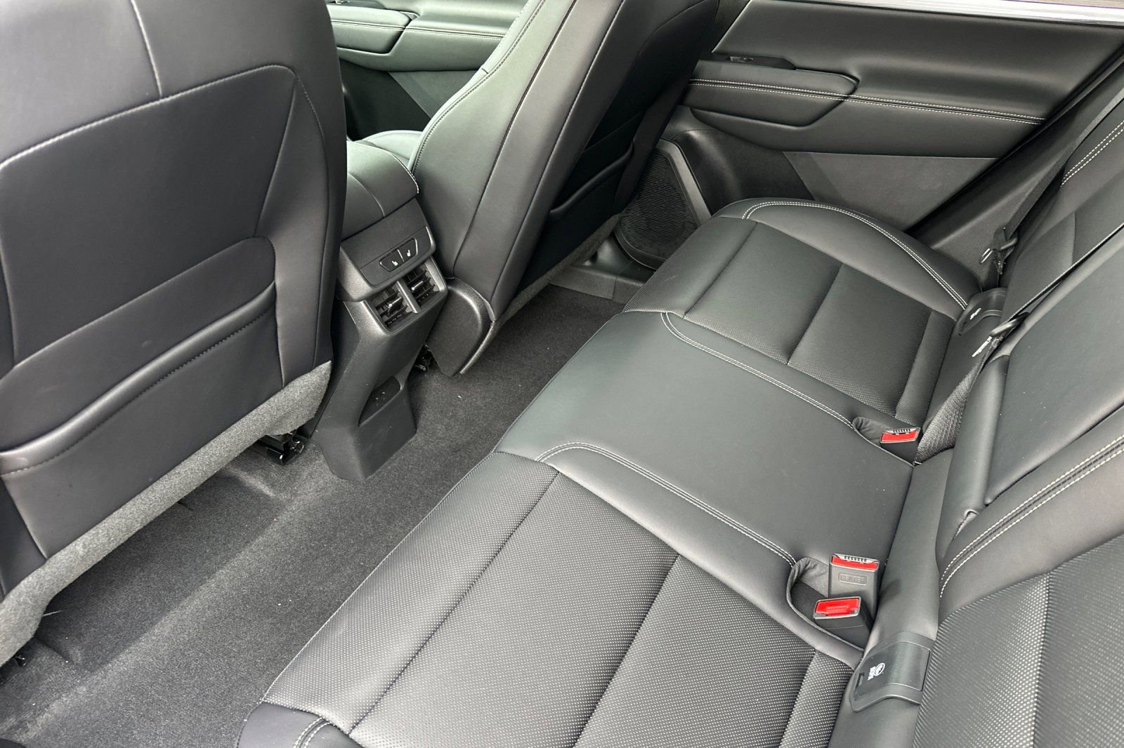 New 2026 GMC Terrain Elevation w/ Elevation Premium Package AWD/4WD image 12