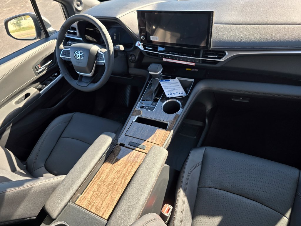 New 2026 Toyota Sienna Platinum AWD/4WD image 24