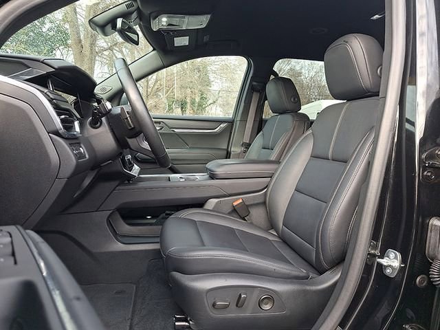 Used 2024 GMC Acadia Elevation image 13