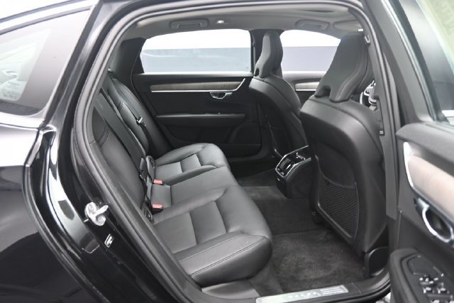 Used 2023 Volvo S90 B6 Plus AWD/4WD image 25