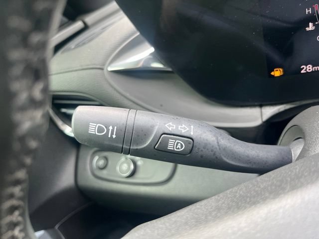 Used 2025 Buick Envista Preferred w/ Convenience I Package FWD image 29