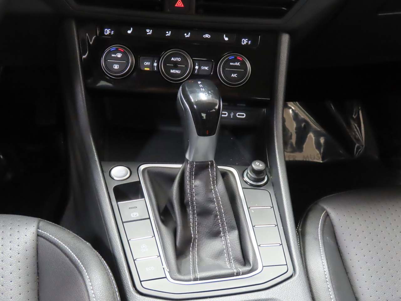 Certified 2024 Volkswagen Jetta SE image 13