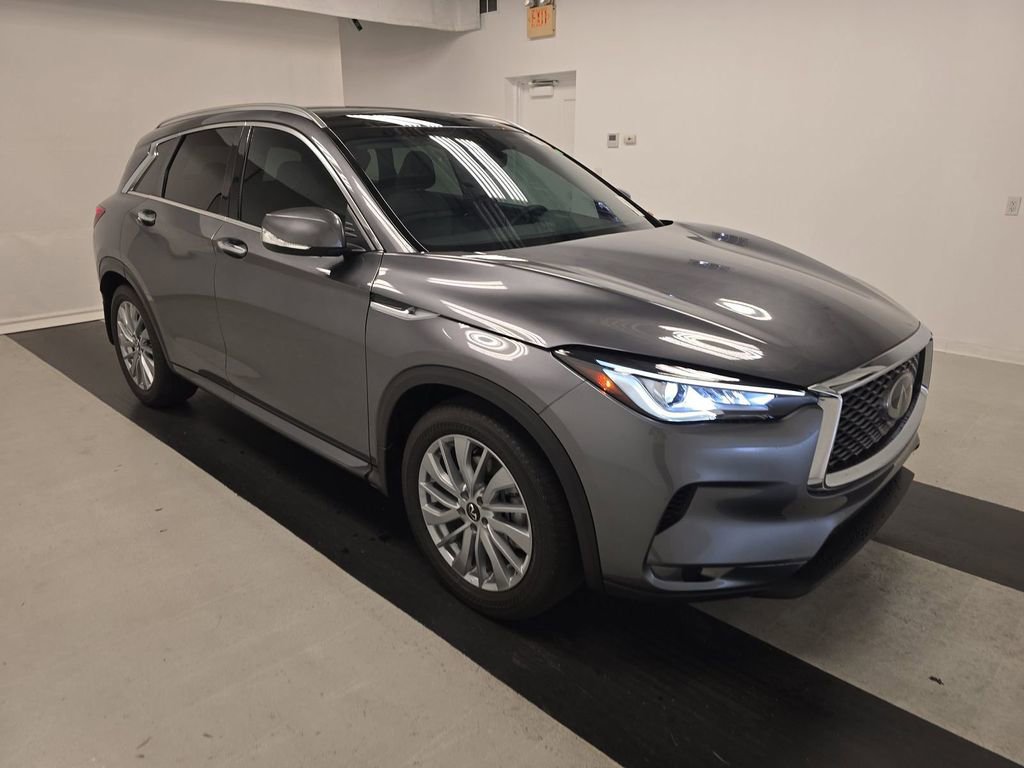 Used 2023 INFINITI QX50 Luxe FWD image 4