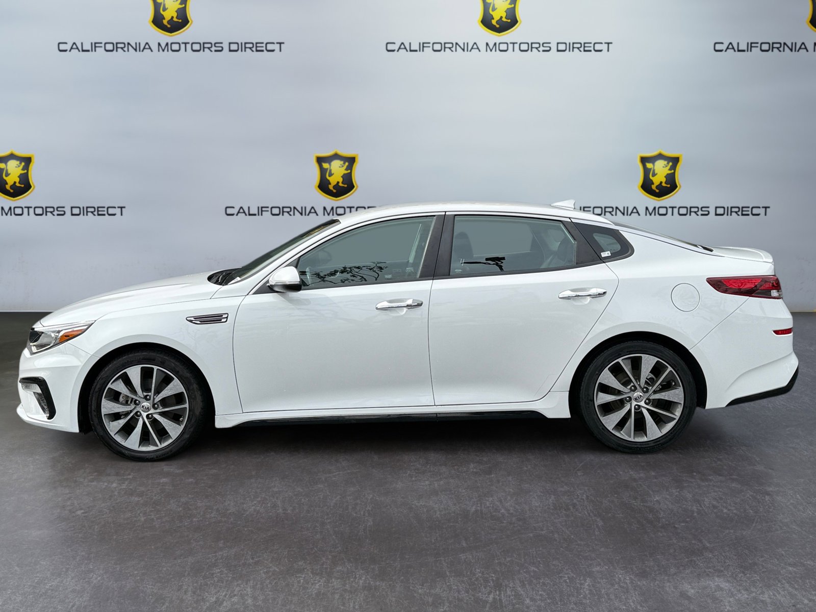Used 2019 Kia Optima S image 2