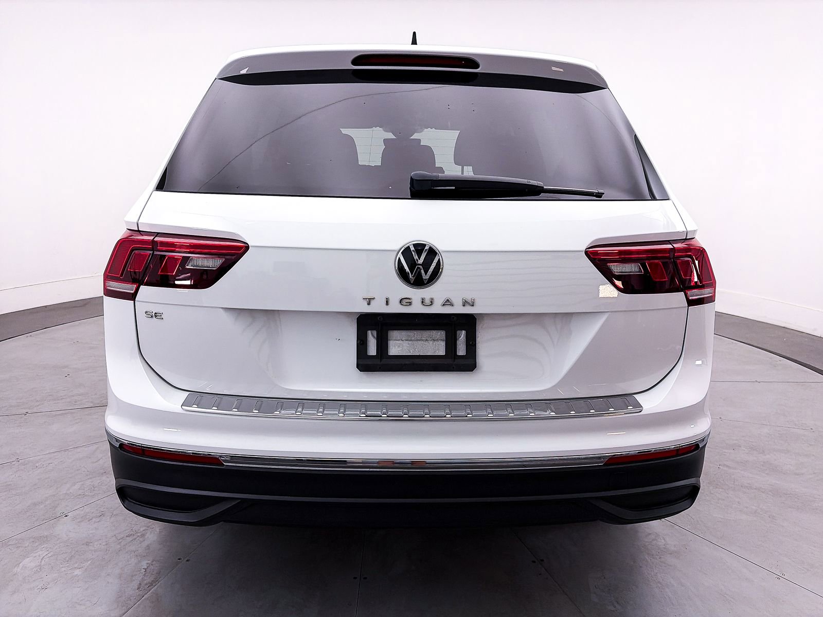 Used 2022 Volkswagen Tiguan SE image 12