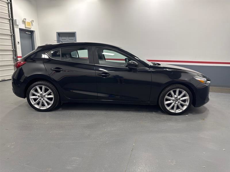 Used 2017 MAZDA MAZDA3 Touring FWD image 6