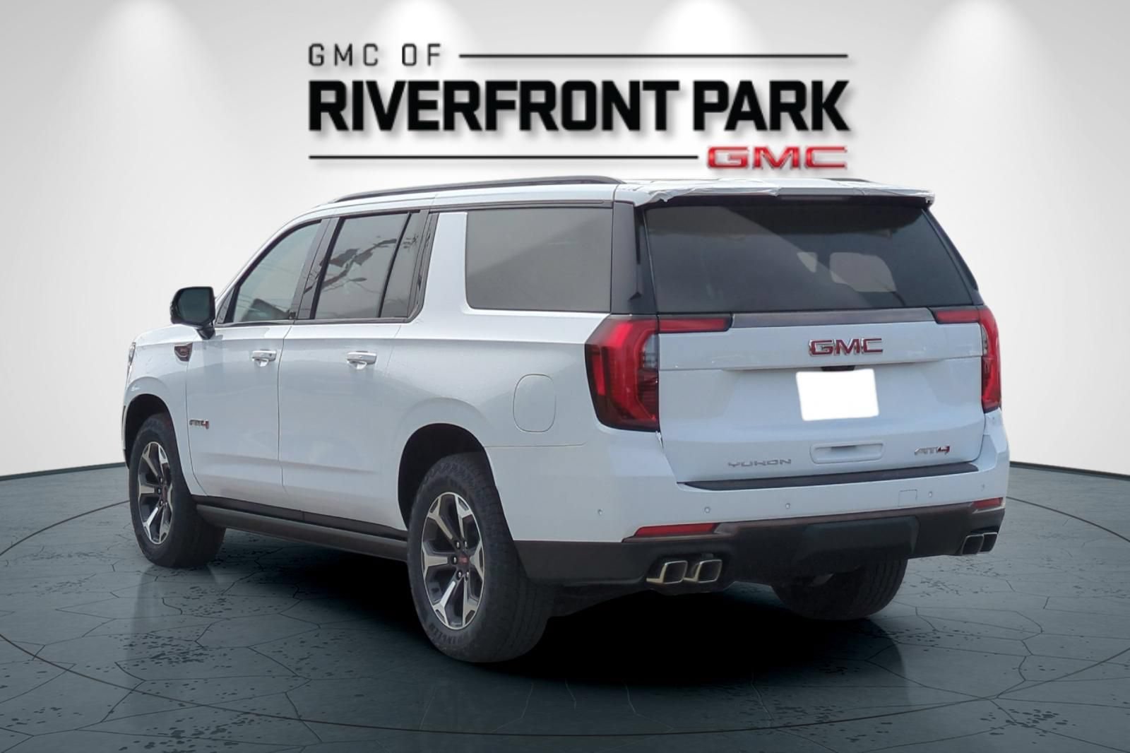 New 2026 GMC Yukon XL AT4 Ultimate w/ LPO, Floor Liner Package AWD/4WD image 5