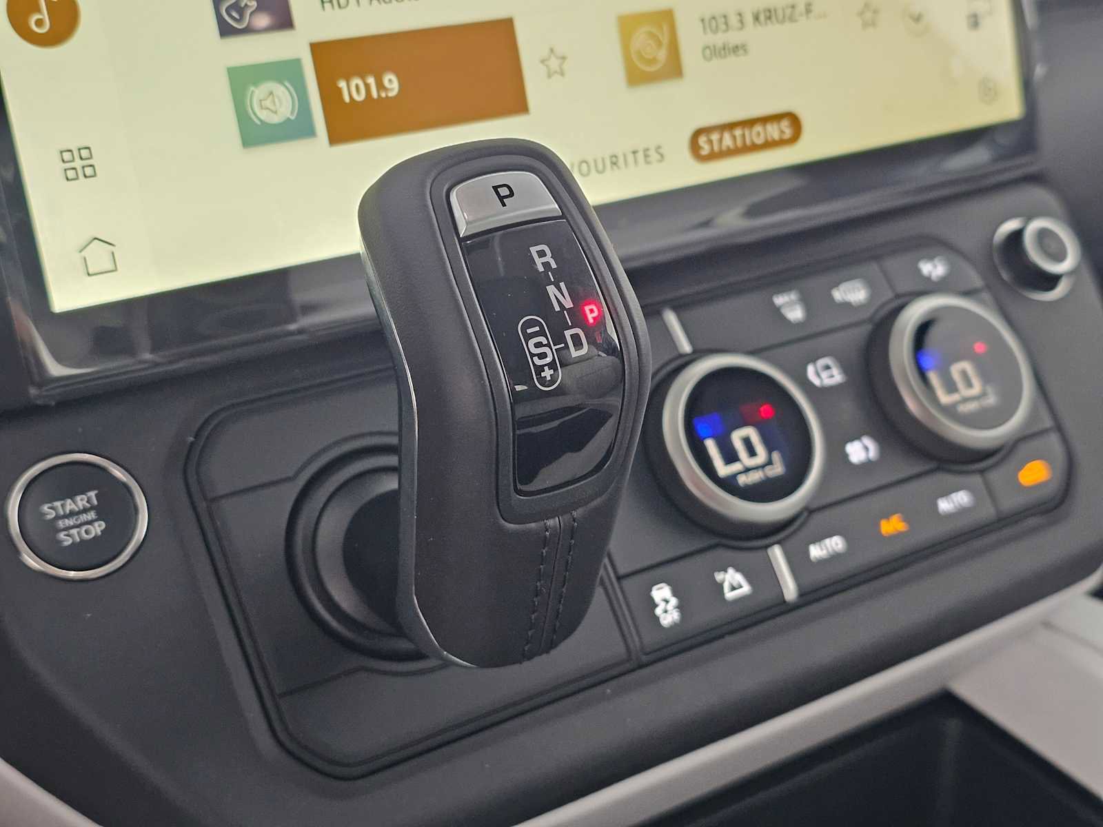 New 2026 Land Rover Defender 110 S image 30