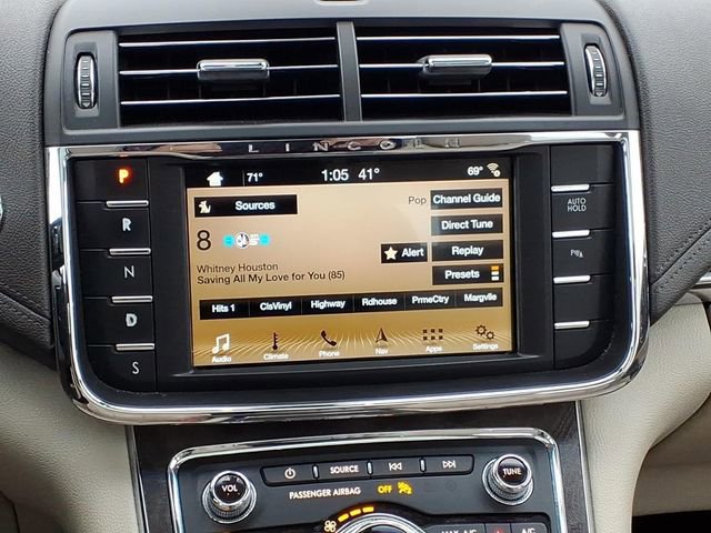 Used 2017 Lincoln Continental Reserve w/ Climate Package image 12