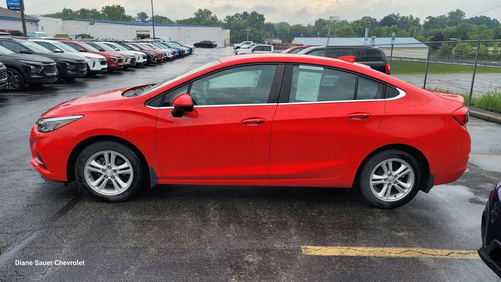 Used 2017 Chevrolet Cruze LT w/ Convenience Package FWD image 3