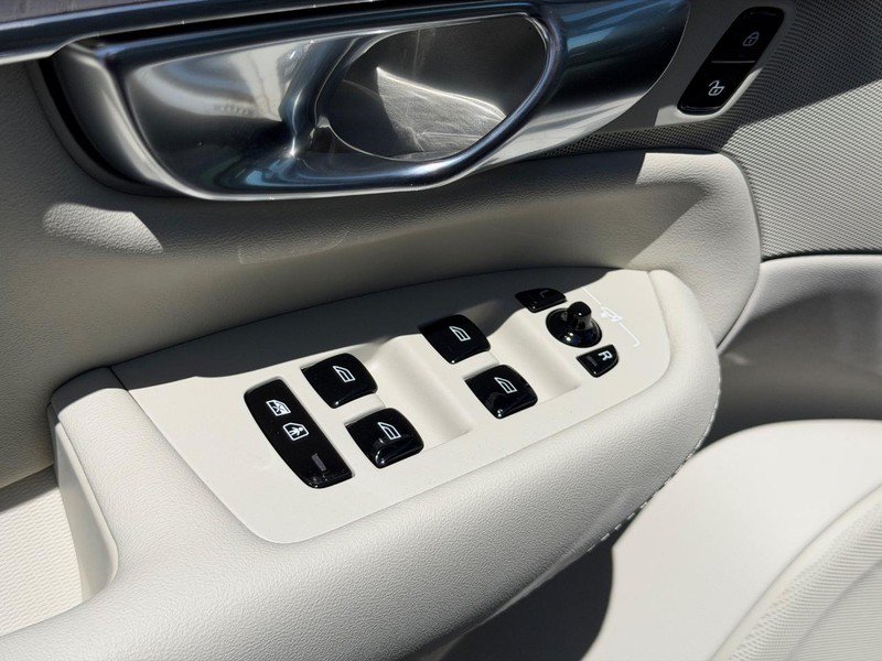 New 2026 Volvo XC90 T8 Ultra w/ Lounge Package AWD/4WD image 10