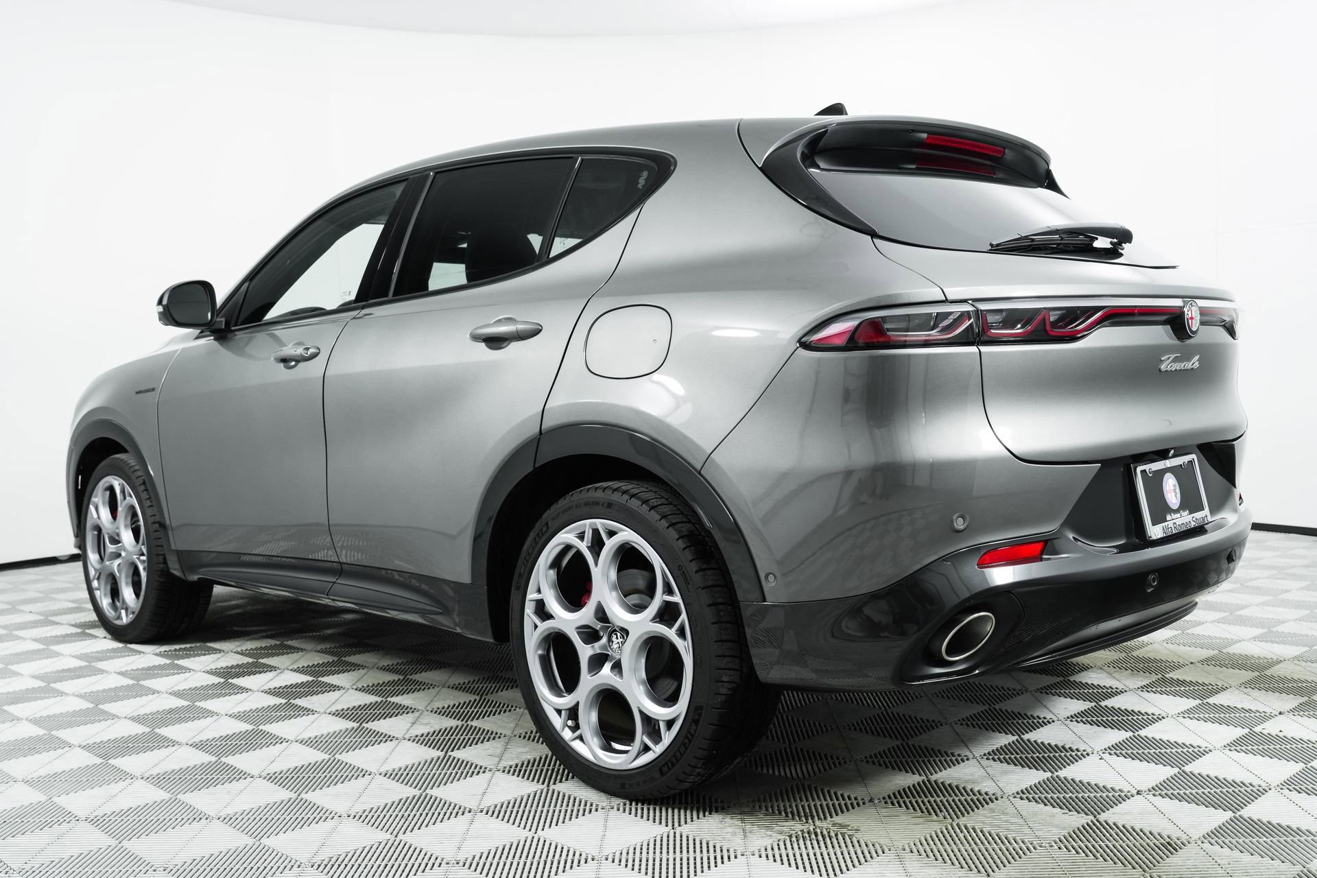 New 2024 Alfa Romeo Tonale Veloce w/ Active Assist Package image 5
